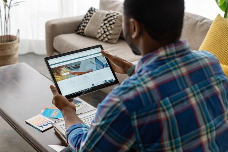 Como Encontrar Emprego pelo LinkedIn de Forma Estratégica